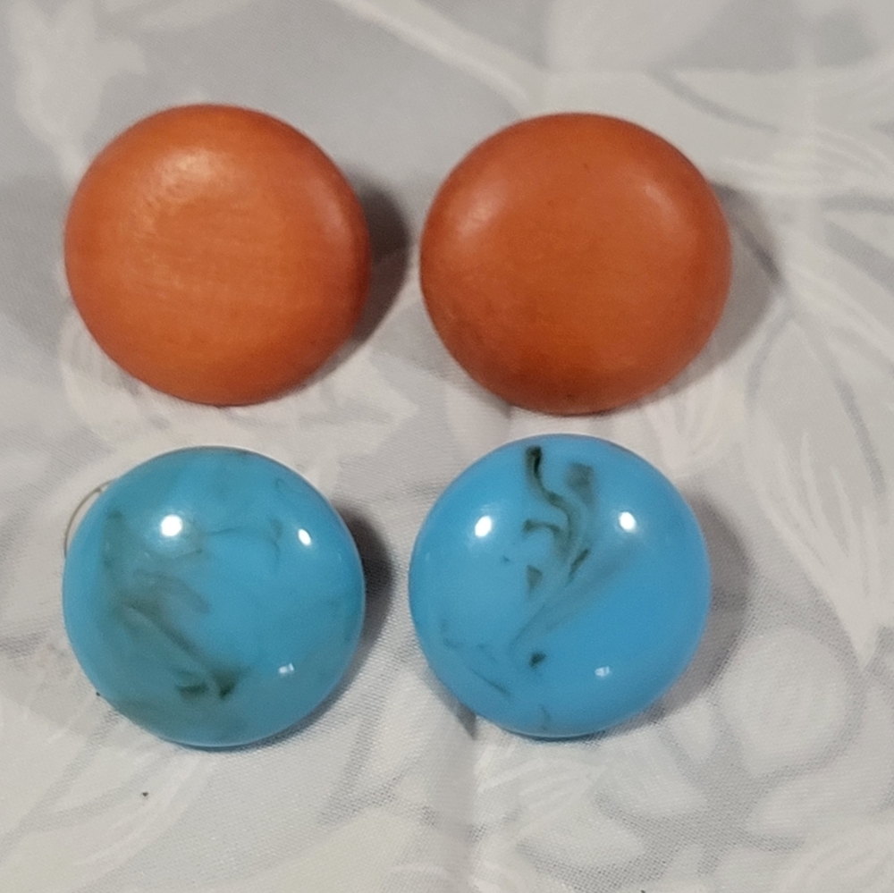 Two pair vtg stud earrings - Picture 2 of 5